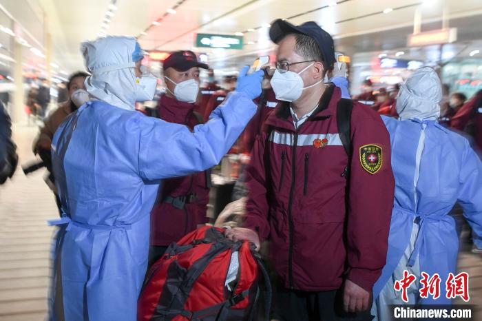 ��վ������ԱΪ���ص�Ӣ�۲������¡������ ��