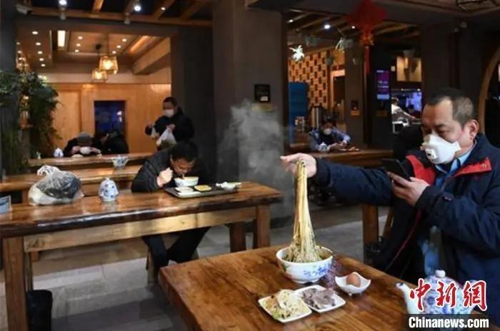 ͼΪ�����ڼ䣬��������Ʒ��ţ���档(����ͼ) ������ ��