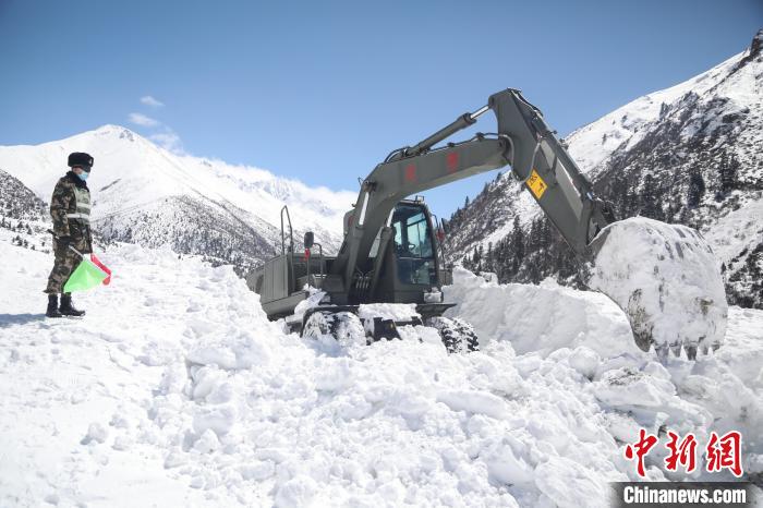 ͼΪ��Ԯ�ٱ���������ѩ�������塣����Ρ ��