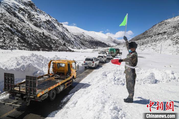 ͼΪ��·��ͨ���侯�ٱ�ָ�ӳ�������ͨ�С�����Ρ ��