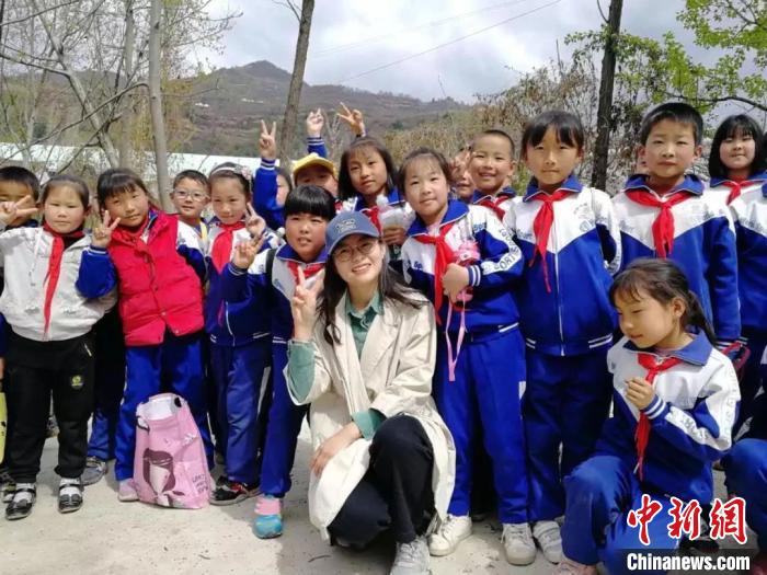 ͼΪ���ݴ�ѧ��20���о���֧���ų�Ա���Ϸ��뺢���Ǻ�Ӱ��(����ͼ) ���ݴ�ѧ��ͼ