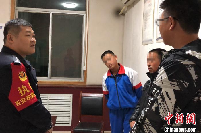 ����ͬ־�����ڼ�����ÿ͵Ĺ�����Ƭ��������·����������������