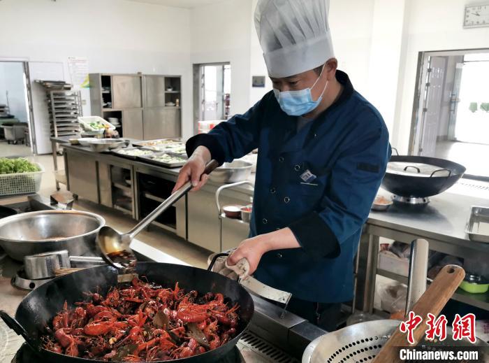 ������ڼӹ���ζ��С��Ϻ������� ��