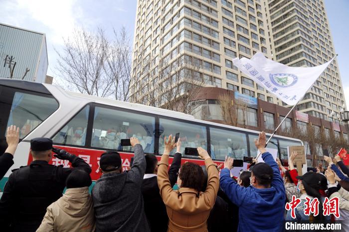 ͼΪ����е���ӭ���������� ��