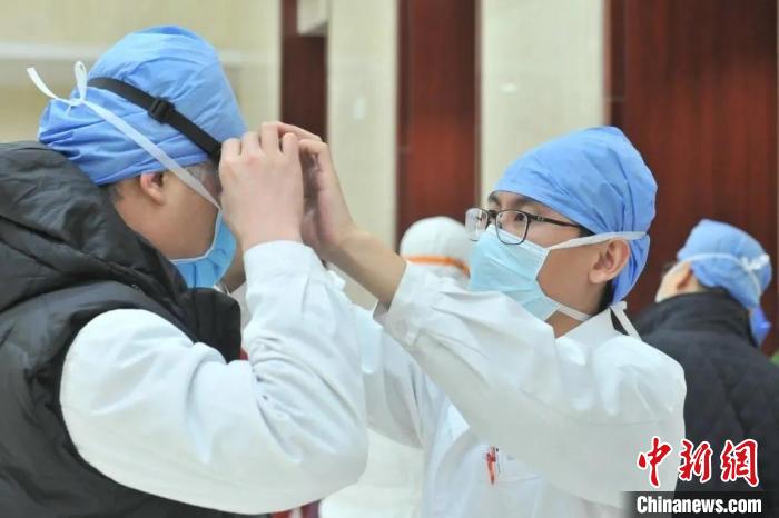 �����е�ʯ�κ㡣������������ͼ