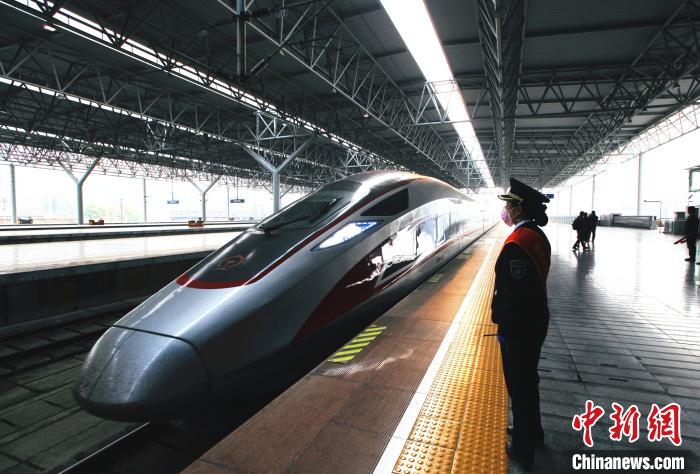 �����˲���վ�������˸���ר�� ����ΰ ��