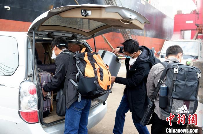 10���й������ʺ��д�����Ա�ڽ�����ͨ�����´�����ͨ���¾ֹ�ͼ