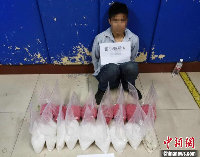 ͼΪ��ץ��ķ����������뱻�ɻ�Ķ�Ʒ���������� ��