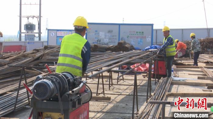 3��24�գ��ںϷ������³���ˮ������ʩ���ֳ������ڹ�����ʩ����Ա��������� ��