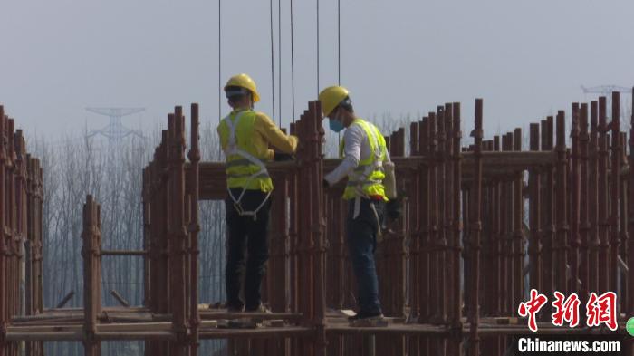 3��24�գ��ںϷ������³���ˮ������ʩ���ֳ���ʩ����Ա���ڽ���֧����ϵ�ȶ��Լ�顣������� ��