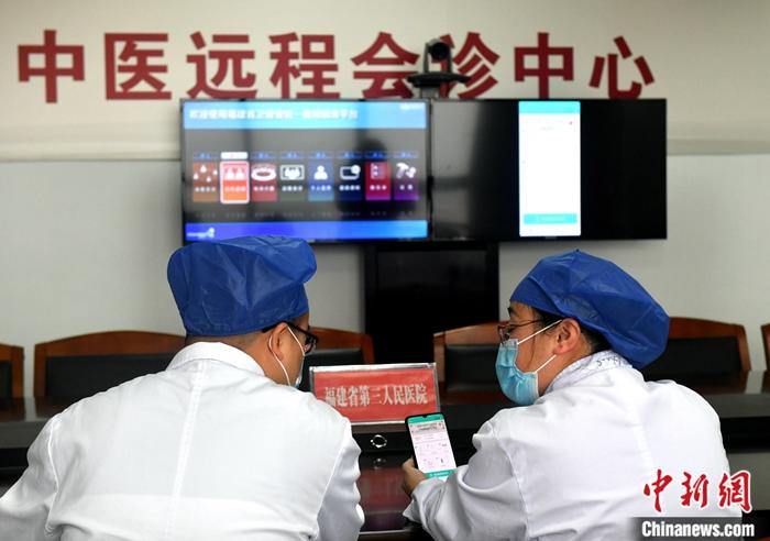 ������ҽҩ��ѧ������������ҽԺҽ���͸�����ҽ�������ɱ������¹ڷ���ƽ̨���ܽ������ۡ������� ��