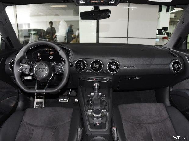 �µ�(����) �µ�TT 2015�� TT Coupe 45 TFSI quattro ������