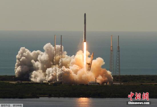 ����̫��̽��������˾(SpaceX)6��28�շ���һö��ӥ9�Ż��ִ�й��ʿռ�վ���˲������񣬻������2�ְ��Ӻ�ͻȻ��ը���壬Я��Լ2500���ﲹ���Ļ���Ҳ��ը�١�����8�����ڣ��ռ�վ���������3��ʧ�ܡ�ԭ���ƻ��Ļ��������½����Ҳδ�ܽ��С�