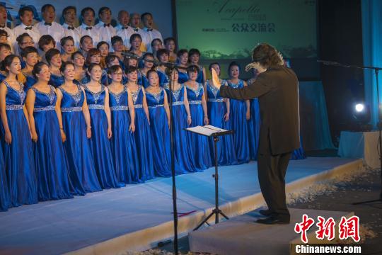 ͼΪ��÷��ӽ��A cappella���ϳ������ڽ����ް����ݳ������㡡��