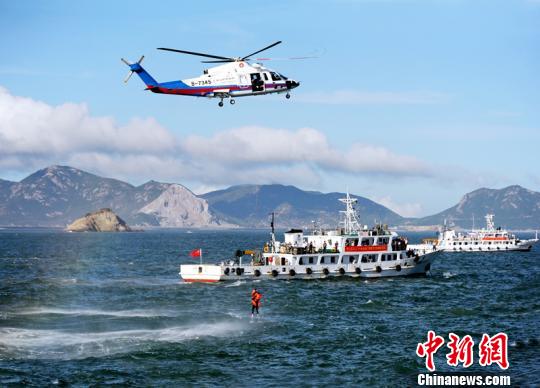 ͼΪ���洬��ײ��½�������������������־�� ��