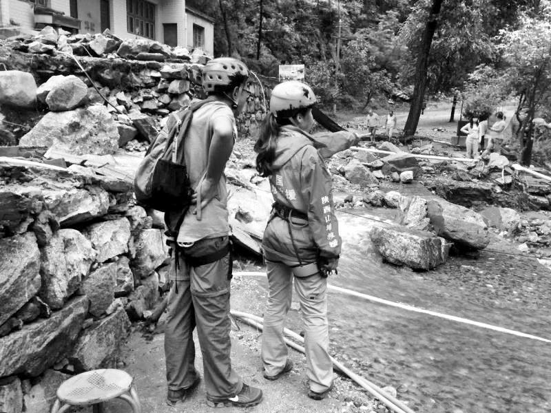 ����С��ɽ������������7�� ���ڱ�����������12�����ѡ�2��