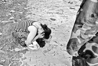 ʧȥ���ӵİ��̶��ڵ��ϸ��ϼҴ�绰��ȥج�� ��Ӱ/�������� ����