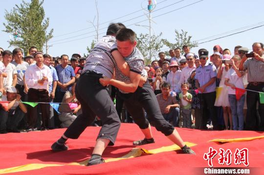 ����һ0���Ÿ������Ĺ�������С�����ڽ���ˤ�ӱ�����������ƽ ��