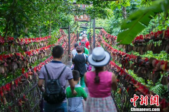 ͼΪ�ο�ͨ��ѽŵ�ﾰ���ġ��Ҹ�������������Ʒ� ��