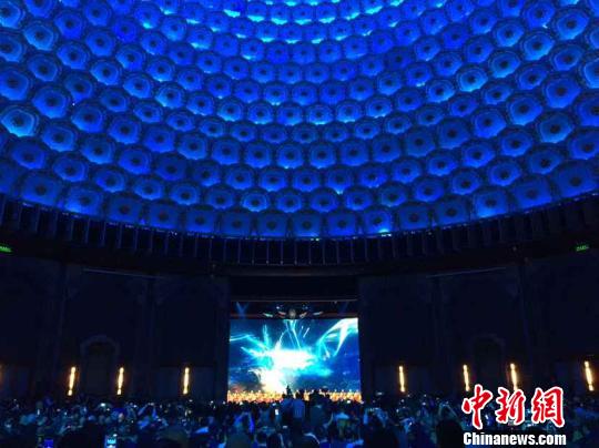 ��������������ӫĻ��ʱ���ָ�ɫ������񷶥����֮�����߲ʻ��⡣������ӱ ��