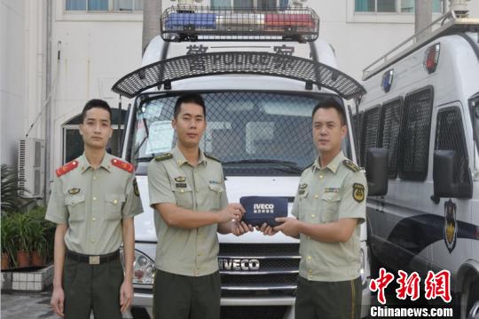 ͼΪ���ϱ߷��ܶ��ڻ��ش�Ժ�����˼�̵ķ�����ͻ����������ʽ�����쳿�� ��