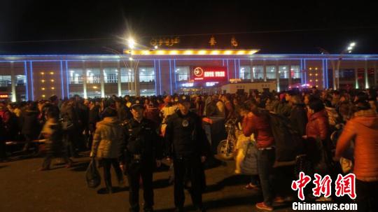 2015�꼯�з���ļ�����ʰ�����ڿ��͡����յȵ�����Լ3�����ˡ�������ϲ ��