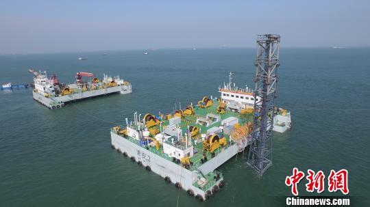 ����Ĵ��Ź�����6�ն���������5�ո���Ĵ��ź�������E22���ܰ�װ�ɹ���ͼΪ���ܰ�װˮ�� ������ ��