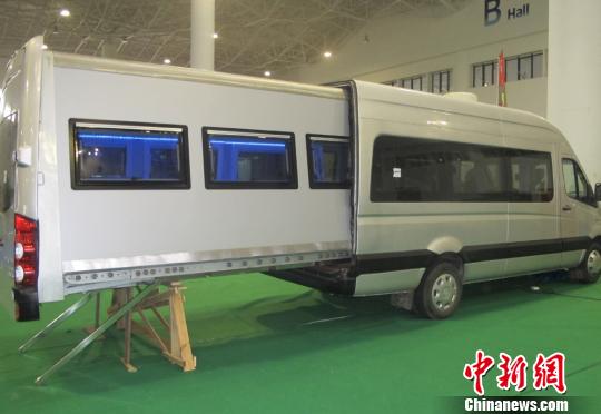 ͼΪ2016�귿���²�Ʒչʾ���������� ��