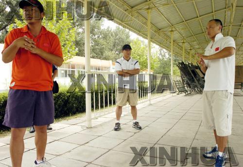 ����ͼ:���ѫ��ָ���й���Ա ͼƬ��Դ:�»���