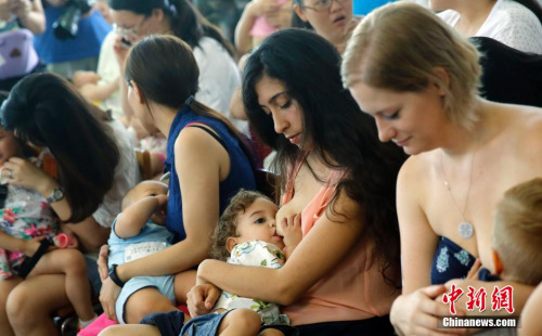 ����ͼ��2015��8��1�գ�88λ���⡰���衱���Ϻ���ï���ù۹����μ�ĸ�������� �����緢 ���忡 ��