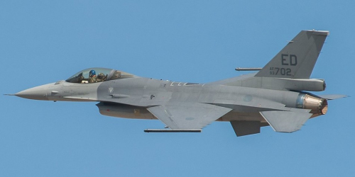 ����ͼ��̨������F-16ս����½������ΪF-16V