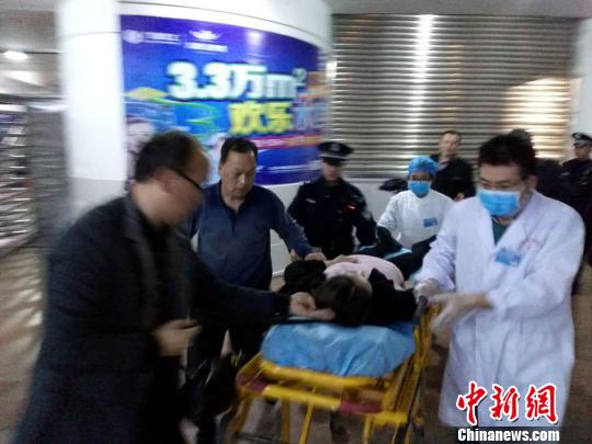 �ε���Ů�ӻ���� ������ ��