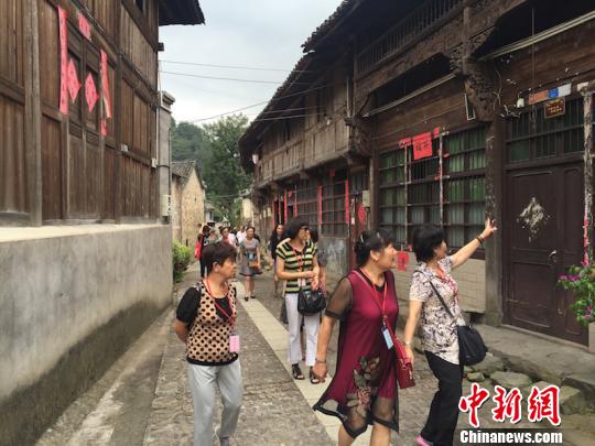 �������˼ҡ����������� �Ͱ����ξ��ṩ