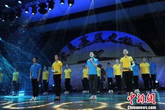 ʫ���С�����ôһȺ�ˡ��������� ��