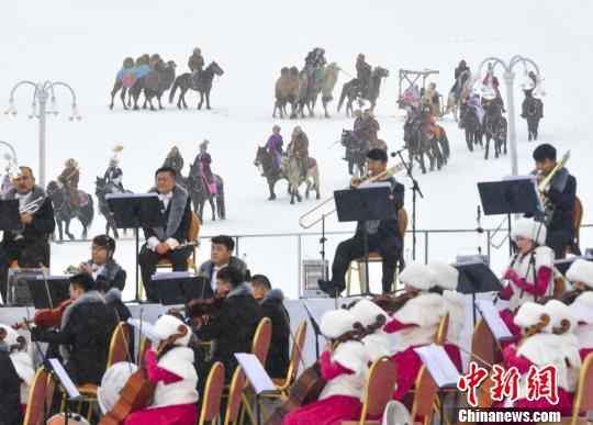 ͼΪ���⽻�����ű�������ʢװ�Ĺ���������չʾ��ͳת���������� ��