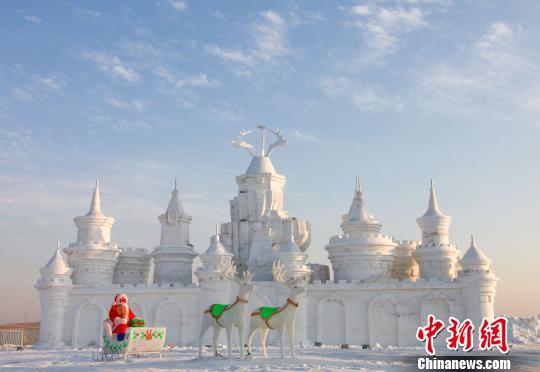 ͼΪ��ͷ��ѩ���Ƴ��ġ��λóǱ��� ��ռȨ ��