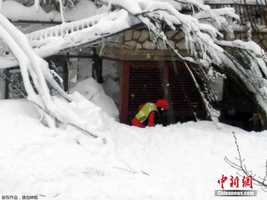 ���ڻ�ѩ������ϵ�·����Ԯ������չ��������һ����Ԯ��Ա19���峿�ŵִ�Ƶ긽�����Ѿ���Ա˵���Ƶ���û�������ļ���