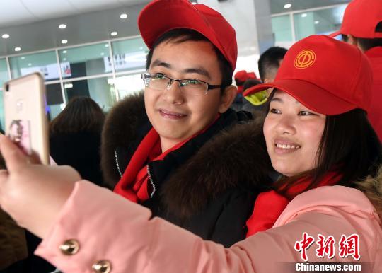 ��85���Ĵ�����������Ա��Сΰ�ǻ�ǰ���������ֻ����ĺ�Ӱ�����Ҹ���ϲ�ö�������Ƭ�С����������ɸ� ��