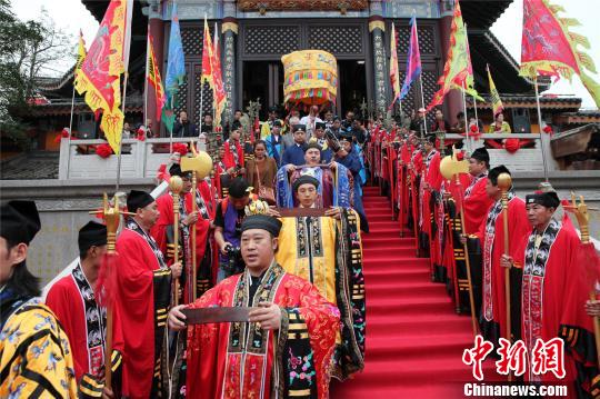 �˴�ӭ�鷨���ģ�Ӵ������й�����99λ�����ݰ�١������ ��