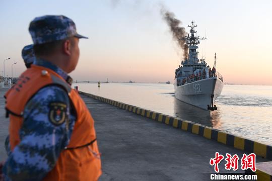 ���Ƹ۽�����ʻ����ͷ������Ρ ��