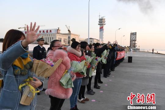 �ͱ��ɷ򣬼�����ɩǿ��ס���еĲ��ᣬĬĬ���������ᡣ����Ρ ��