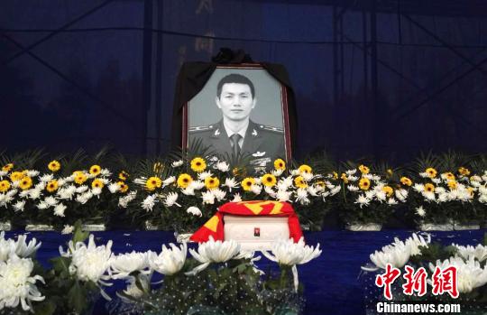 ͼΪ�ź���ʿ�ǻҰ�����ʽ�ڹ�����ʿ��԰���С������˼� ��