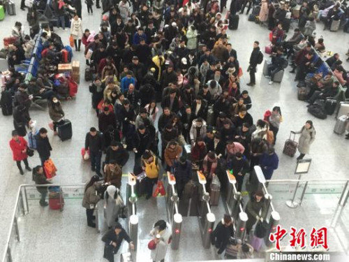 �����еġ����񡱡������ݷ� ��