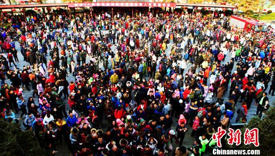 �����ڼ䣬�ʳ��ฮ������������֯�������� ��