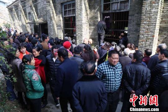 ���ֳ�Χ��������������Ĵ��� 춻۱� ��