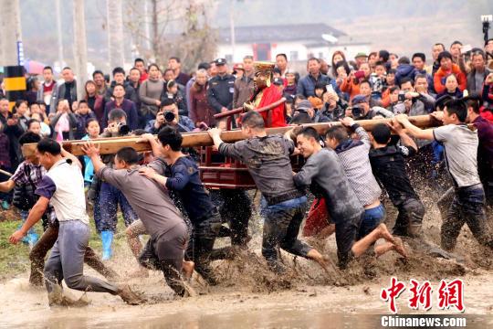 ������̧���ϰٽ��ص������������ﱼ�ܡ����ƽ�÷ ��