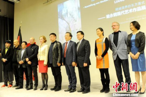 ����ʱ��10����������Խ����Ķ���ͼʽ���������ִ�������Ʒչ���ڵ¹������й��Ļ�������ʽ��Ļ��������ΰ ��