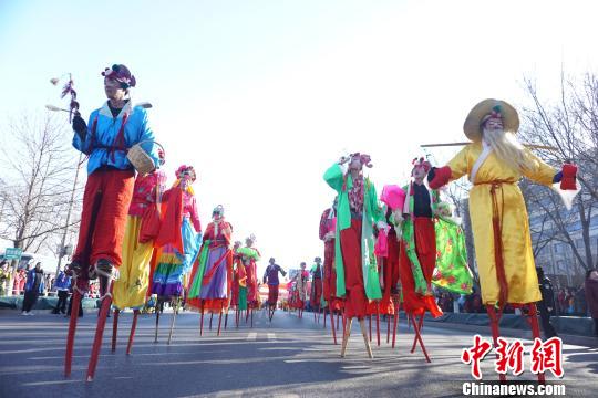 ��������ʮ�塰��Ԫ������40������ǳ����죬ʯ���µ��������Ϲص�����������ׯ�ľ�ֻ���ȴ�ͳ��Ŀ���ʵ����������� ��