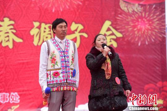 ͼΪ����ѡ�����ڶԳ����� �¾� ��