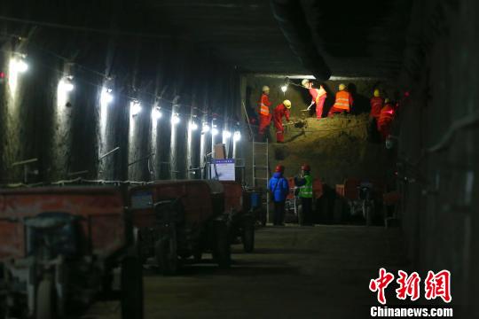 ��������8�������ڼ����ӳ��ߵ�16����վ��ȫ��������ͼΪ���½��蹤�ء������� ��